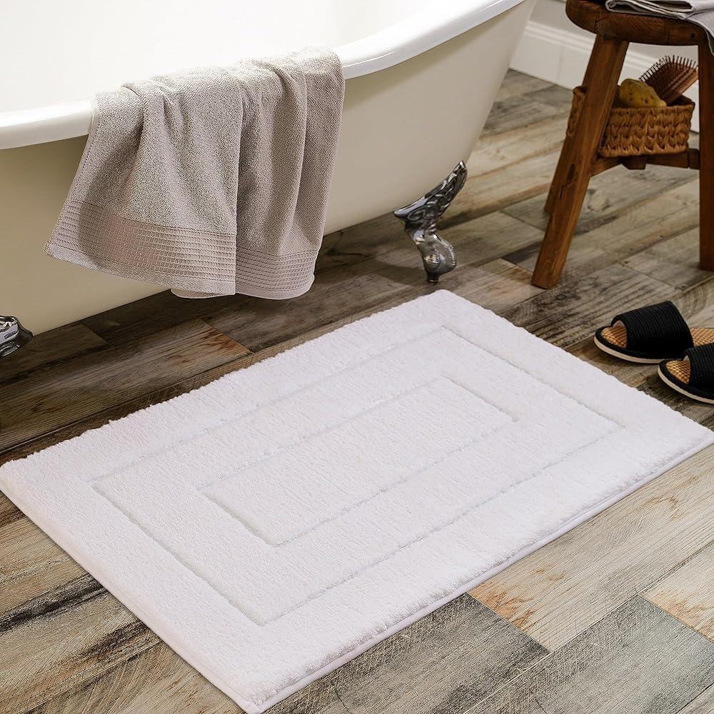Ultra-Absorbent Soft Microfiber Bathroom Rug